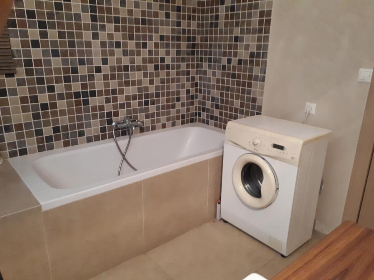 Utulny Apartman V Bratislava 15 Экстерьер фото