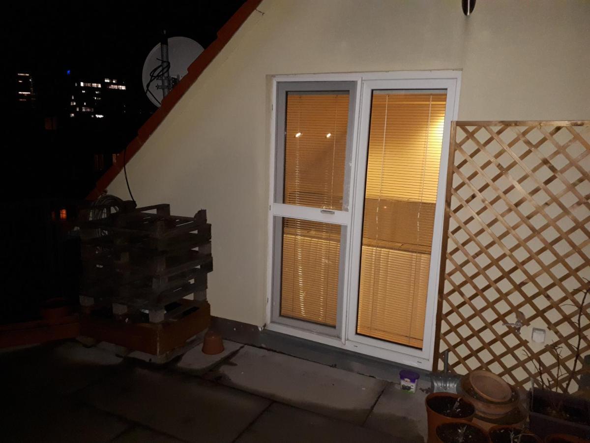 Utulny Apartman V Bratislava 15 Экстерьер фото