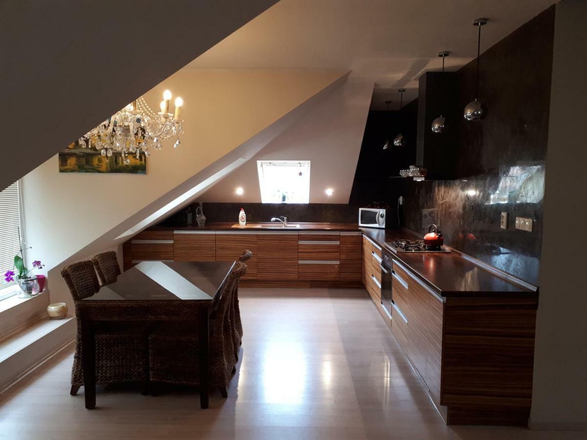 Utulny Apartman V Bratislava 15 Экстерьер фото