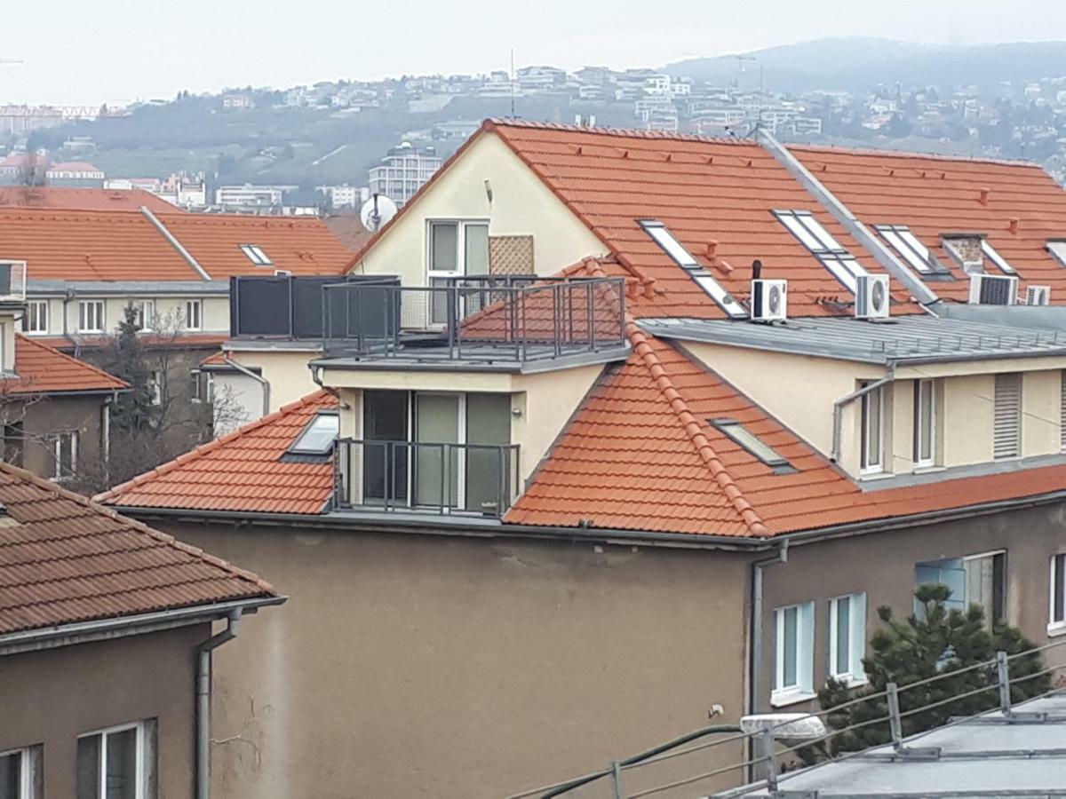 Utulny Apartman V Bratislava 15 Экстерьер фото